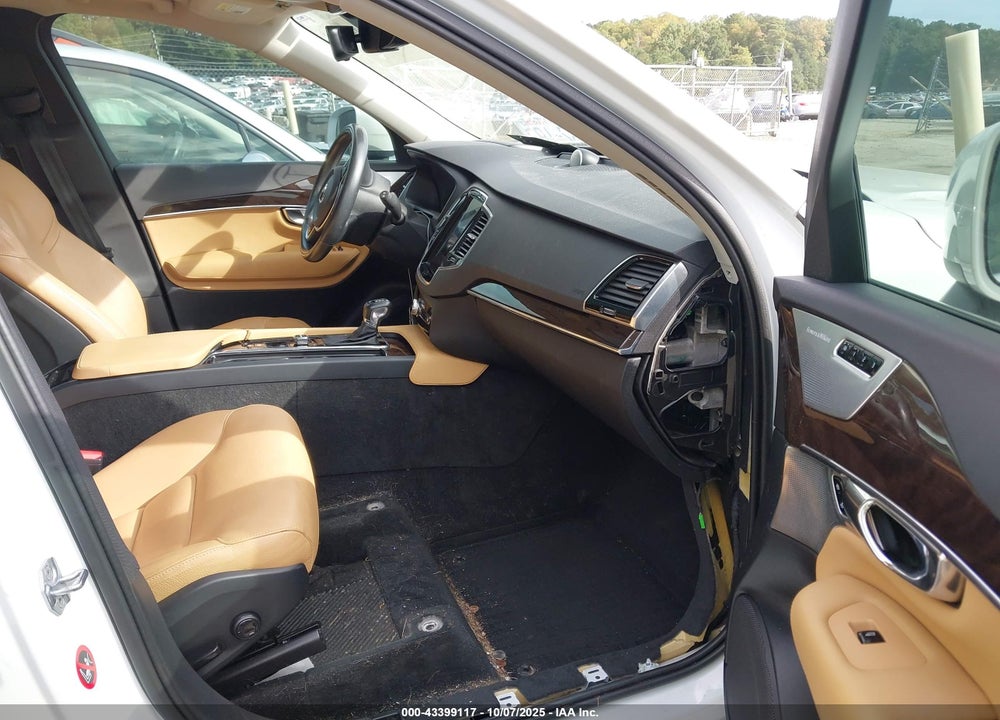 2016 VOLVO XC90 T6 MOMENTUM VIN: YV4A22PK7G1089777