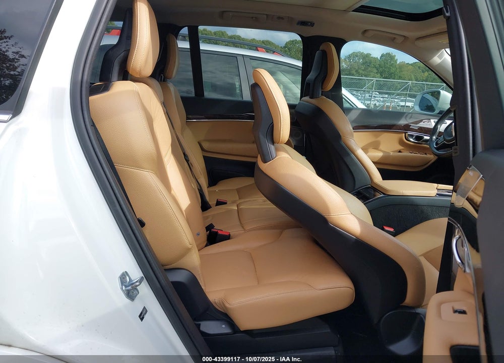 2016 VOLVO XC90 T6 MOMENTUM VIN: YV4A22PK7G1089777