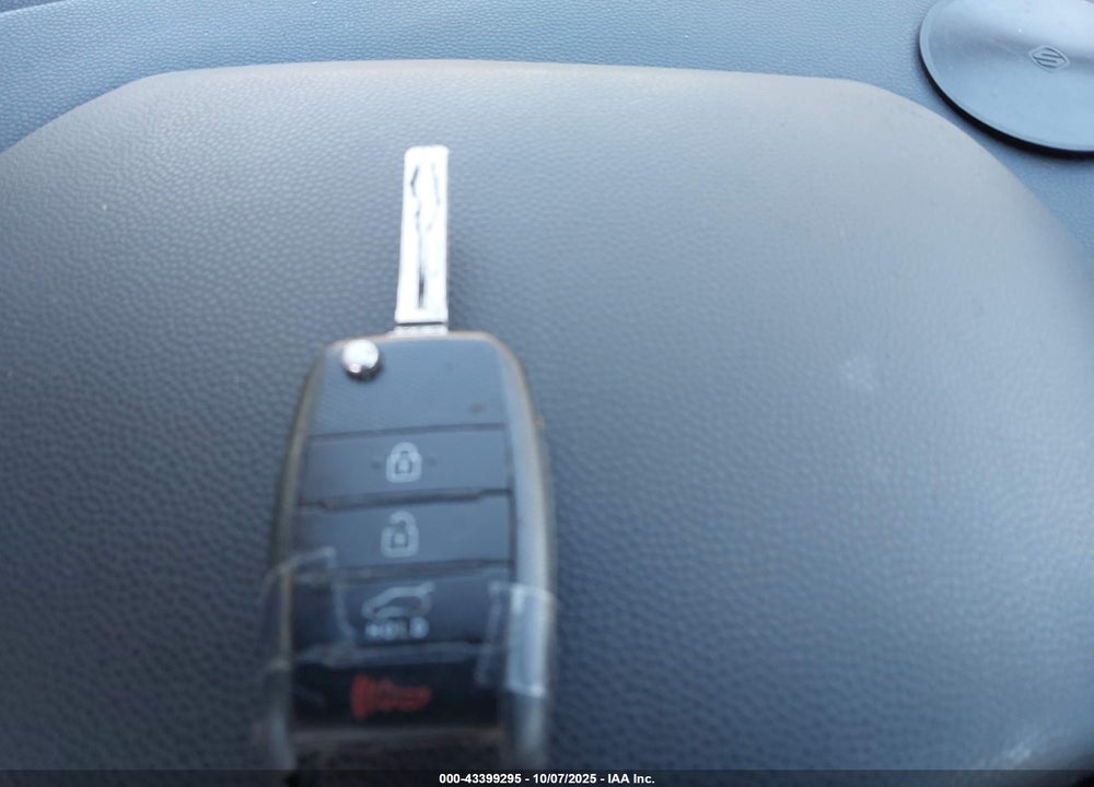 2016 KIA SOUL VIN: KNDJN2A20G7272017
