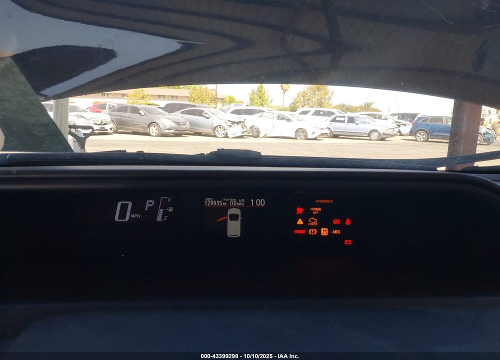2015 TOYOTA PRIUS C ONE VIN: JTDKDTB31F1110550