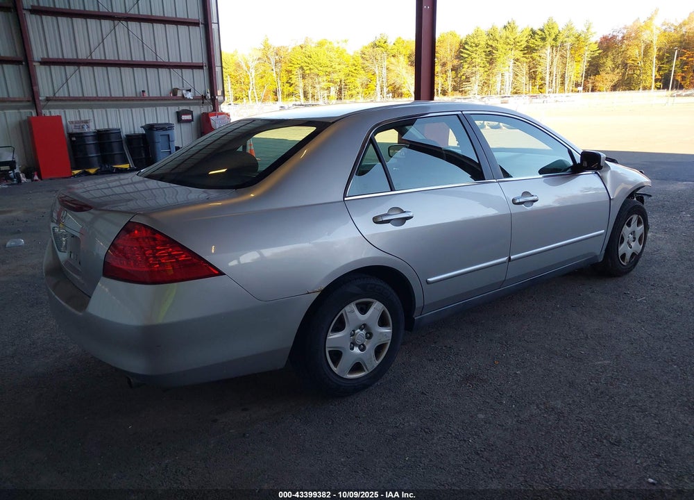 2007 HONDA ACCORD 2.4 LX VIN: 1HGCM56477A009843