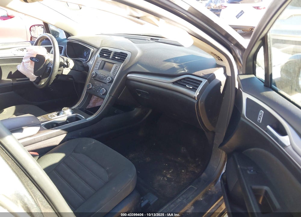 2018 FORD FUSION VIN: 3FA6P0LU0JR261088