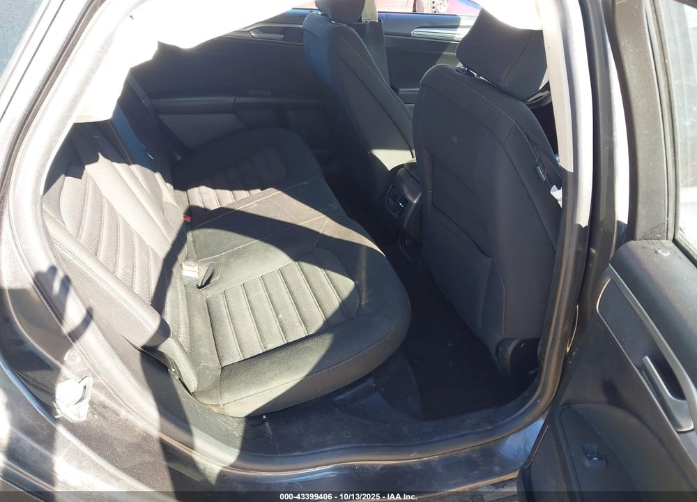 2018 FORD FUSION VIN: 3FA6P0LU0JR261088