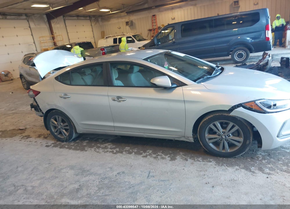 2017 HYUNDAI ELANTRA VIN: 5NPD84LF1HH071921
