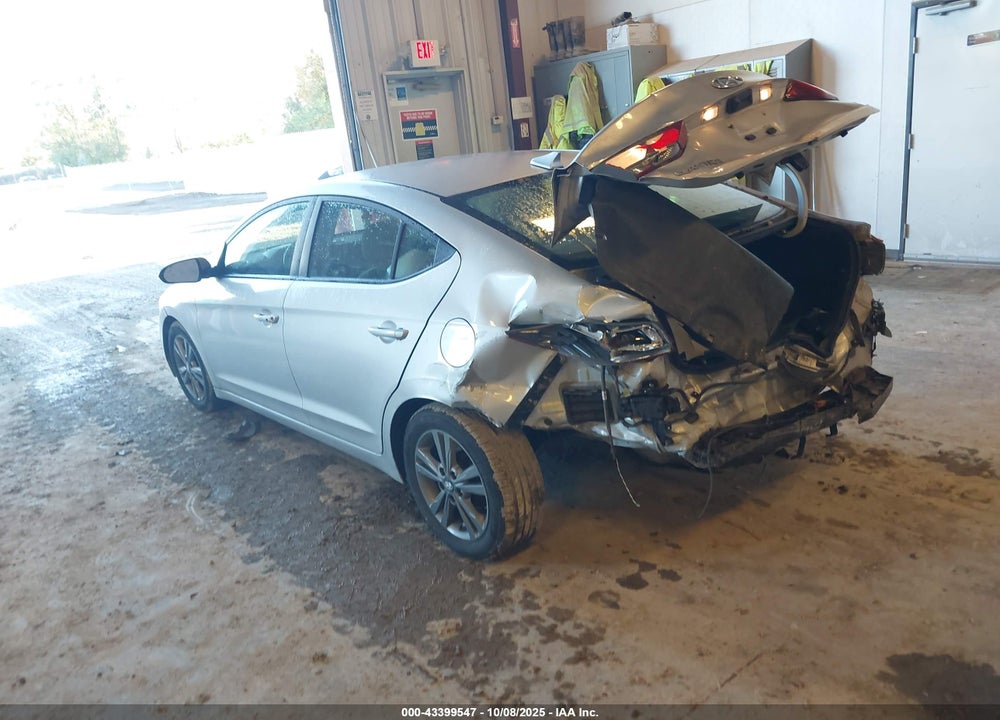 2017 HYUNDAI ELANTRA VIN: 5NPD84LF1HH071921