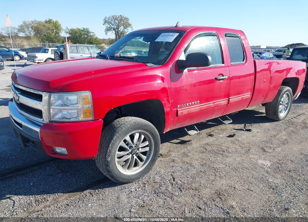 2011 CHEVROLET SILVERADO 1500 LT VIN: 1GCRKSE06BZ345781