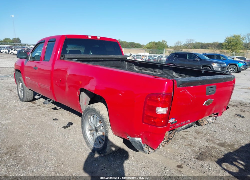 2011 CHEVROLET SILVERADO 1500 LT VIN: 1GCRKSE06BZ345781