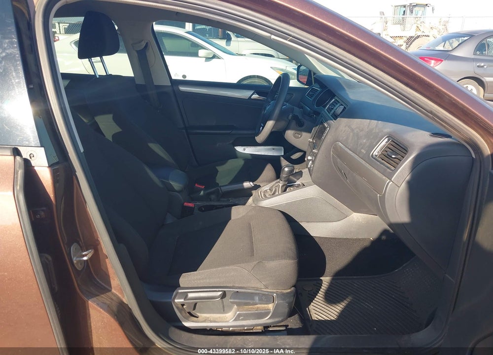 2016 VOLKSWAGEN JETTA 1.4T SE VIN: 3VWD67AJ6GM391823