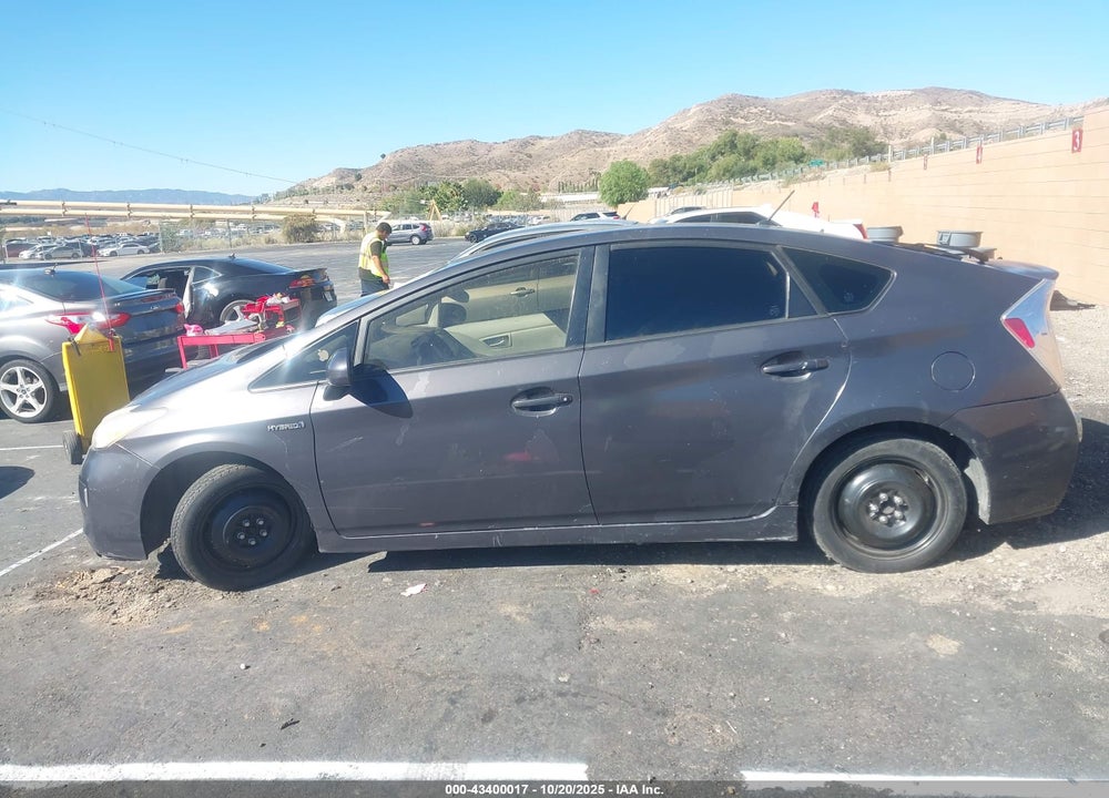 2015 TOYOTA PRIUS VIN: JTDKN3DU8F1909356