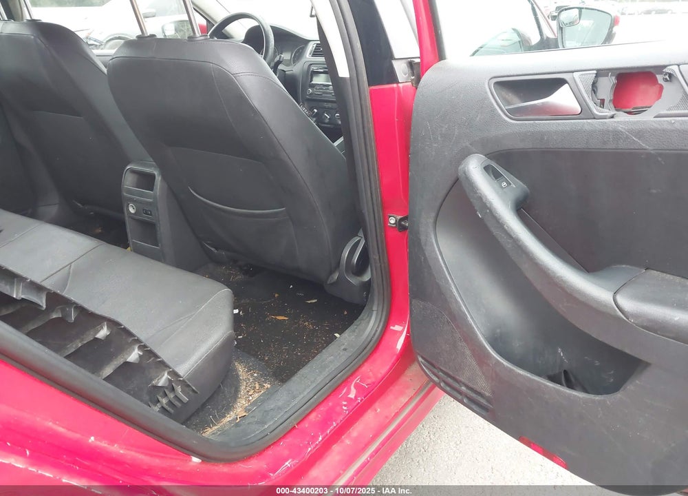2012 VOLKSWAGEN JETTA VIN: 3VWDX7AJ4CM331787