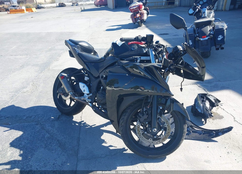 2018 YAMAHA YZFR3 A VIN: MH3RH15Y6JK004131