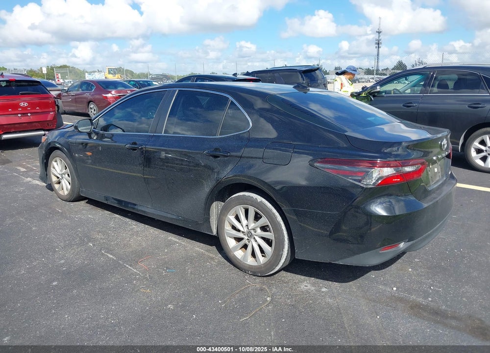 2021 TOYOTA CAMRY LE VIN: 4T1C11AKXMU412582