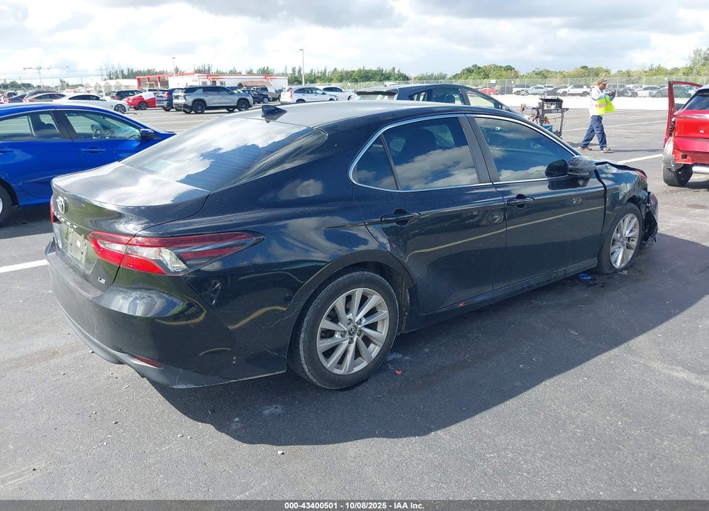 2021 TOYOTA CAMRY LE VIN: 4T1C11AKXMU412582