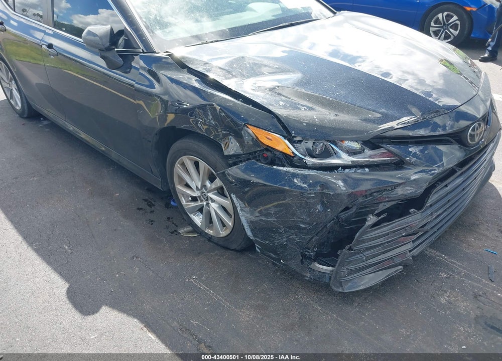 2021 TOYOTA CAMRY LE VIN: 4T1C11AKXMU412582