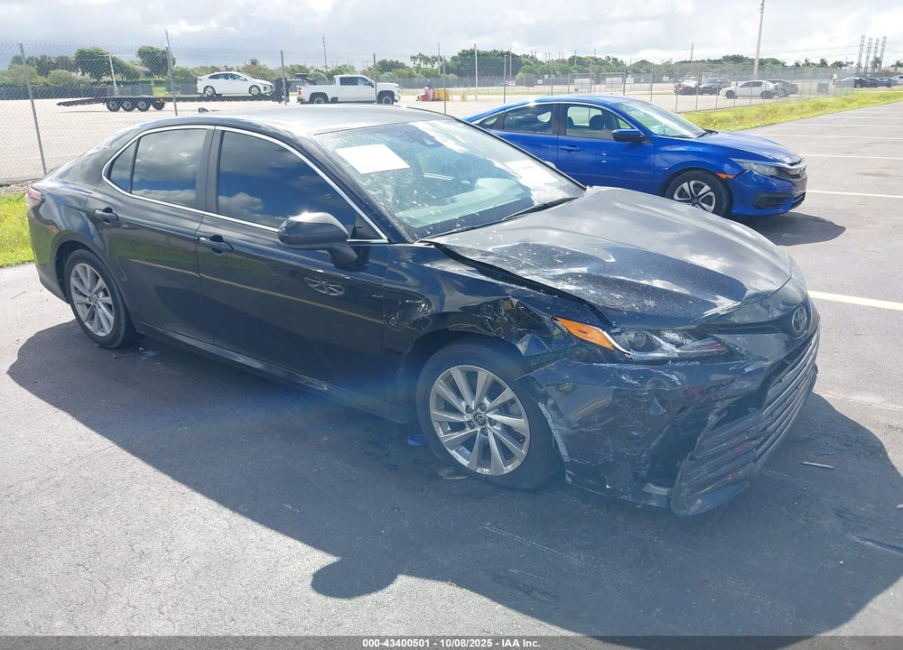 2021 TOYOTA CAMRY LE VIN: 4T1C11AKXMU412582