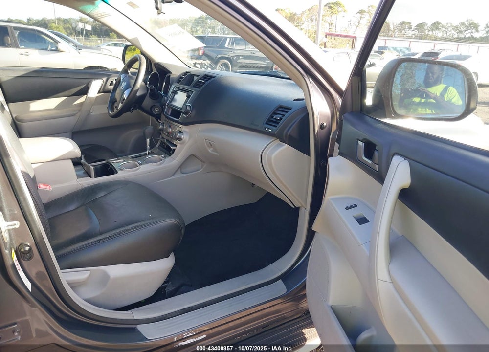 2013 TOYOTA HIGHLANDER VIN: 5TDZA3EH1DS035539