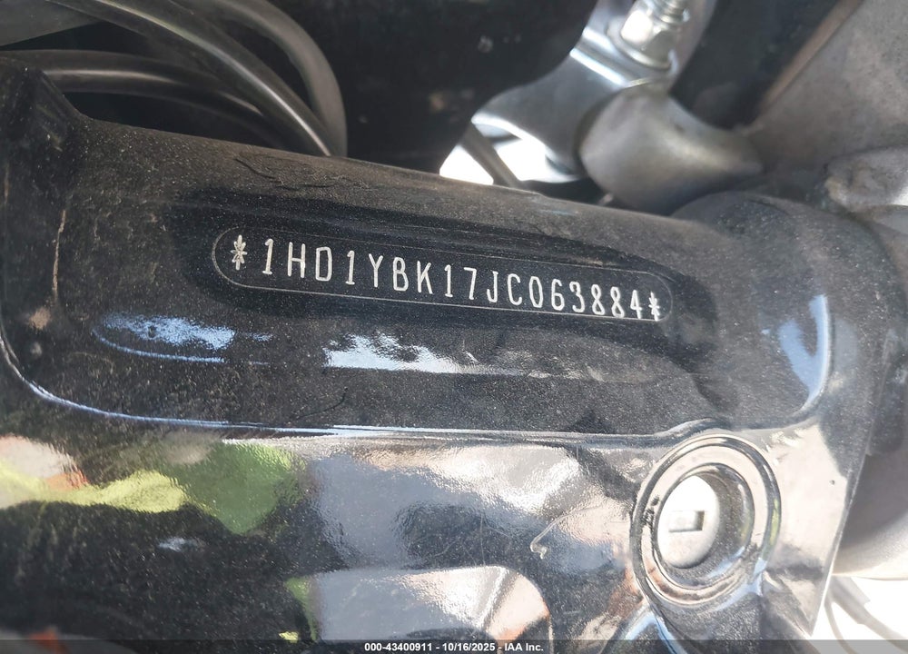 2018 HARLEY-DAVIDSON FLHCS HERITAGE CLASSIC 114 VIN: 1HD1YBK17JC063884