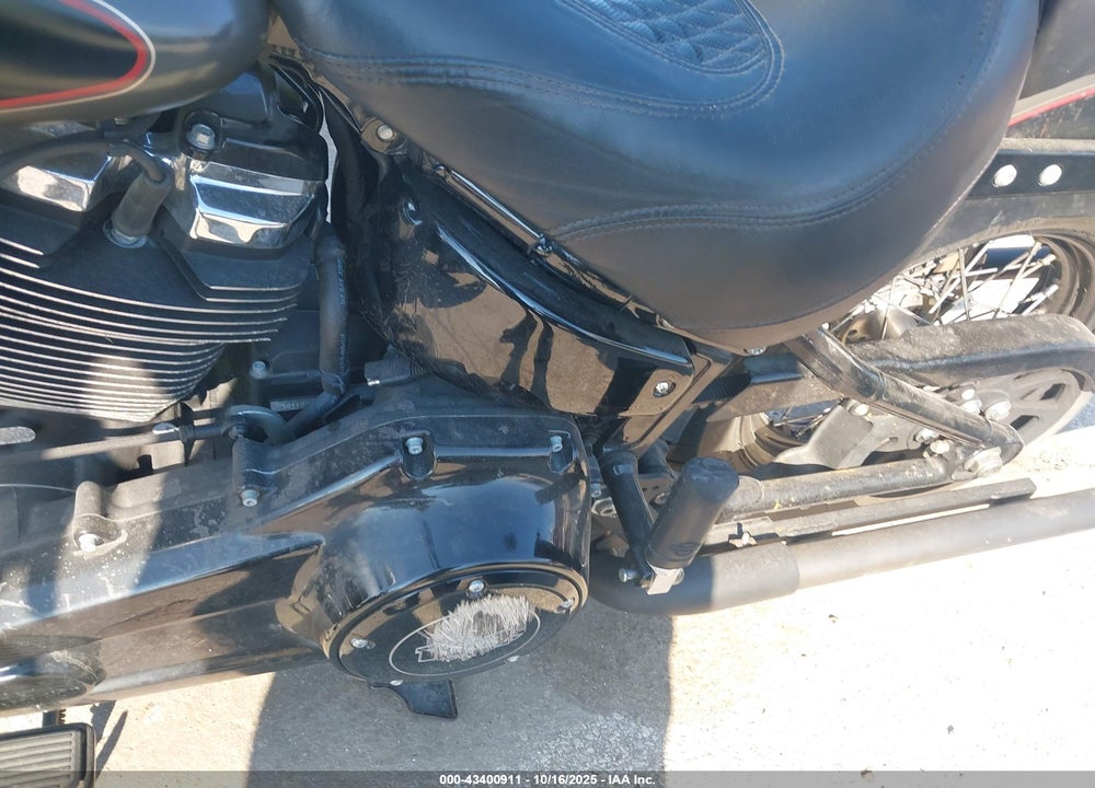 2018 HARLEY-DAVIDSON FLHCS HERITAGE CLASSIC 114 VIN: 1HD1YBK17JC063884