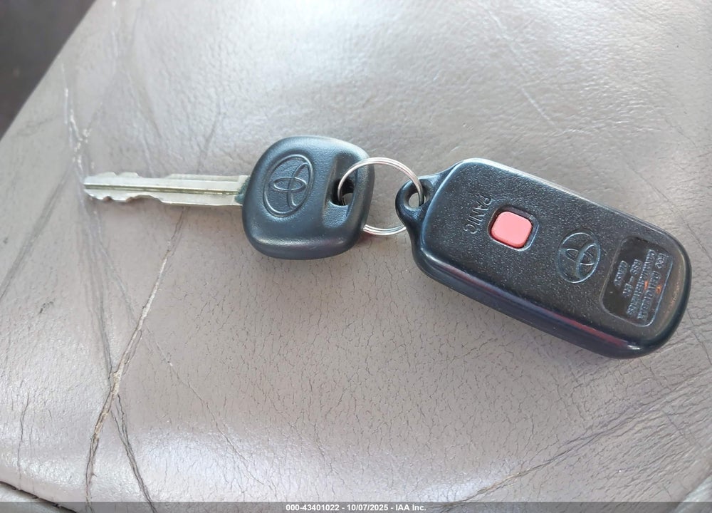 2001 TOYOTA SEQUOIA LIMITED V8 VIN: 5TDBT48A61S055913