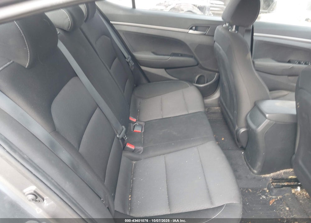 2018 HYUNDAI ELANTRA VIN: 5NPD74LF7JH272280