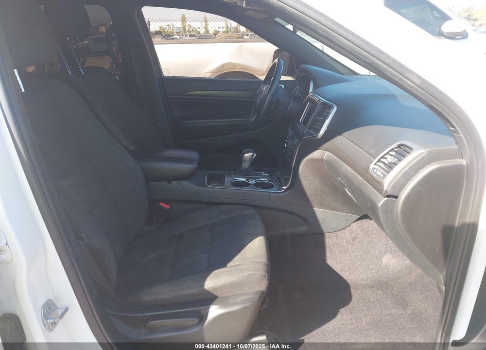 2018 JEEP GRAND CHEROKEE LAREDO 4X2 VIN: 1C4RJEAGXJC382826