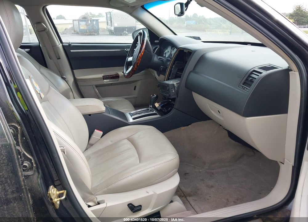 2006 CHRYSLER 300C VIN: 2C3KK63H46H263690