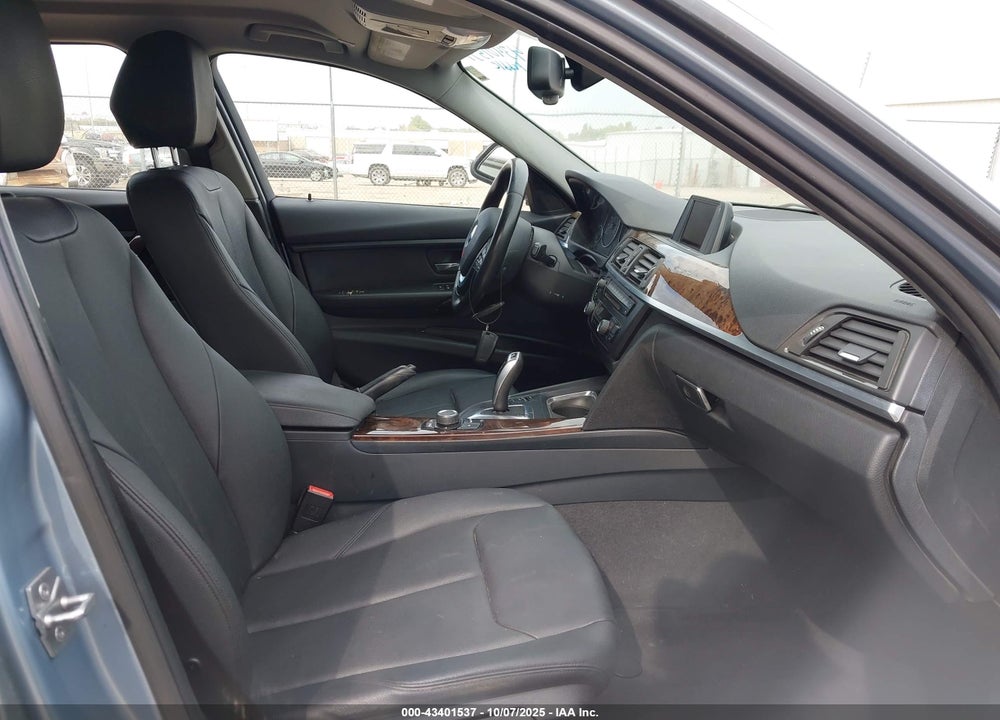 2014 BMW 3 SERIES VIN: WBA3C1C54EK111855