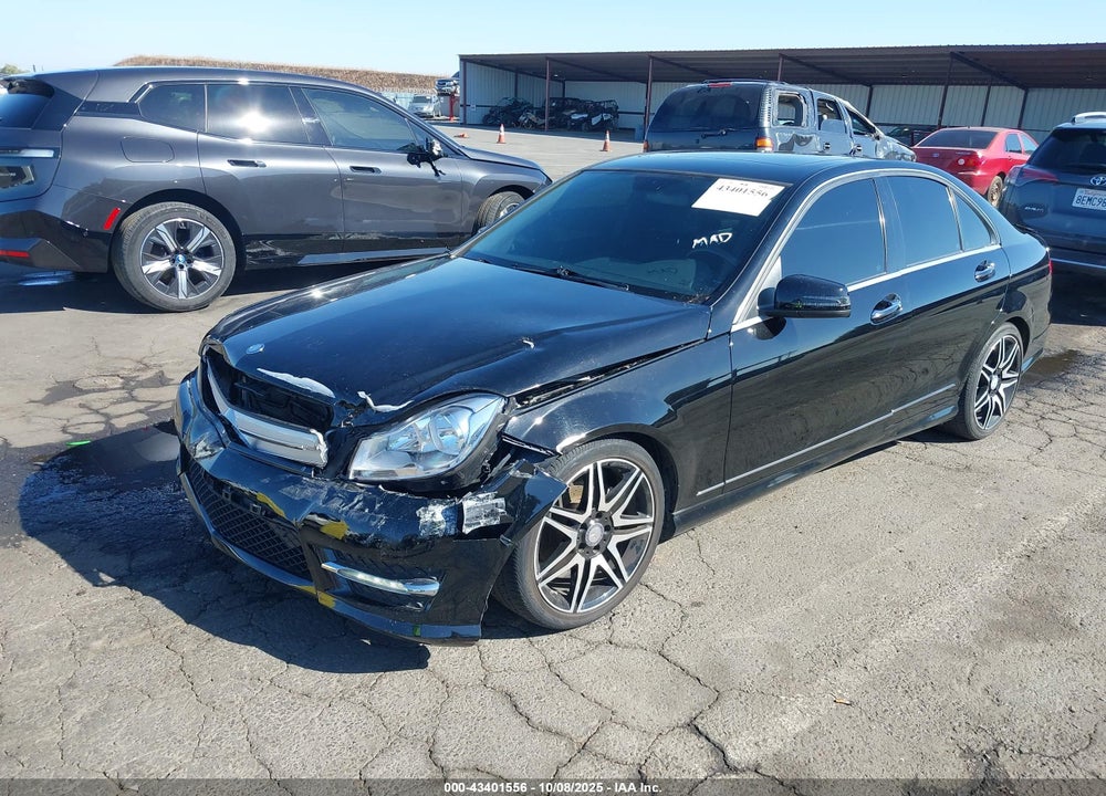 2013 MERCEDES-BENZ C 250 LUXURY/SPORT VIN: WDDGF4HB4DR265408