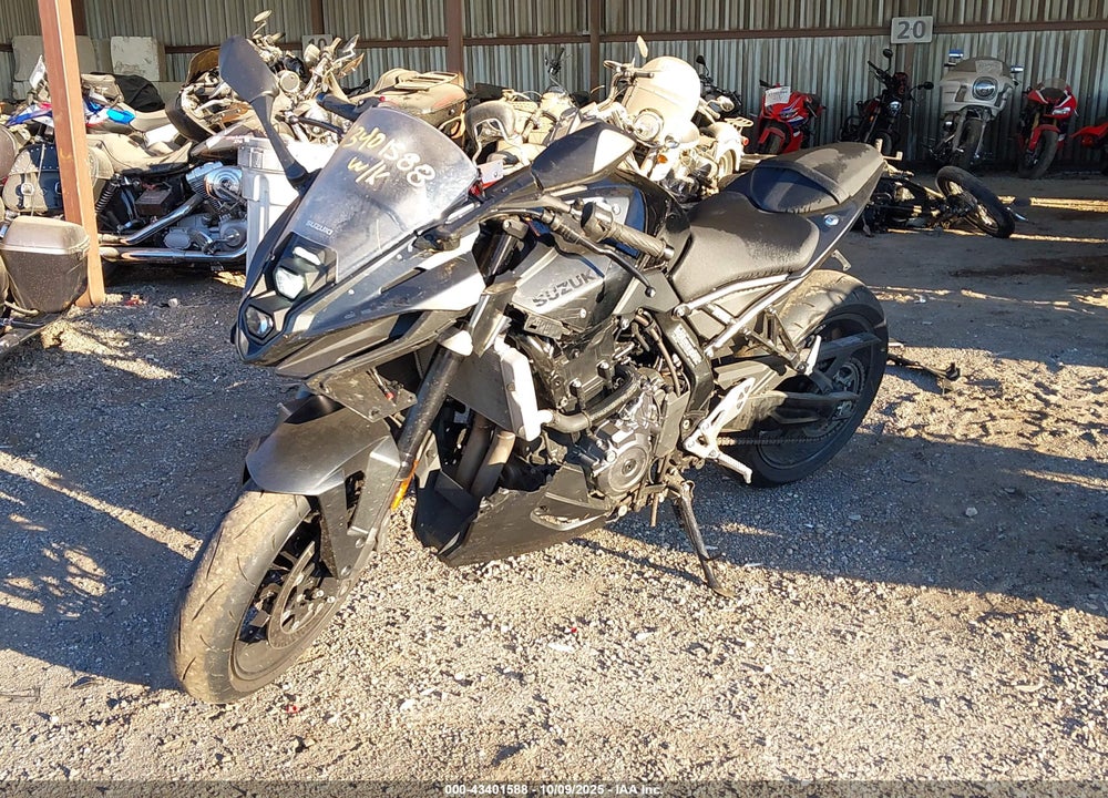 2025 SUZUKI GSX800 F VIN: JS1EM13B5S7100158