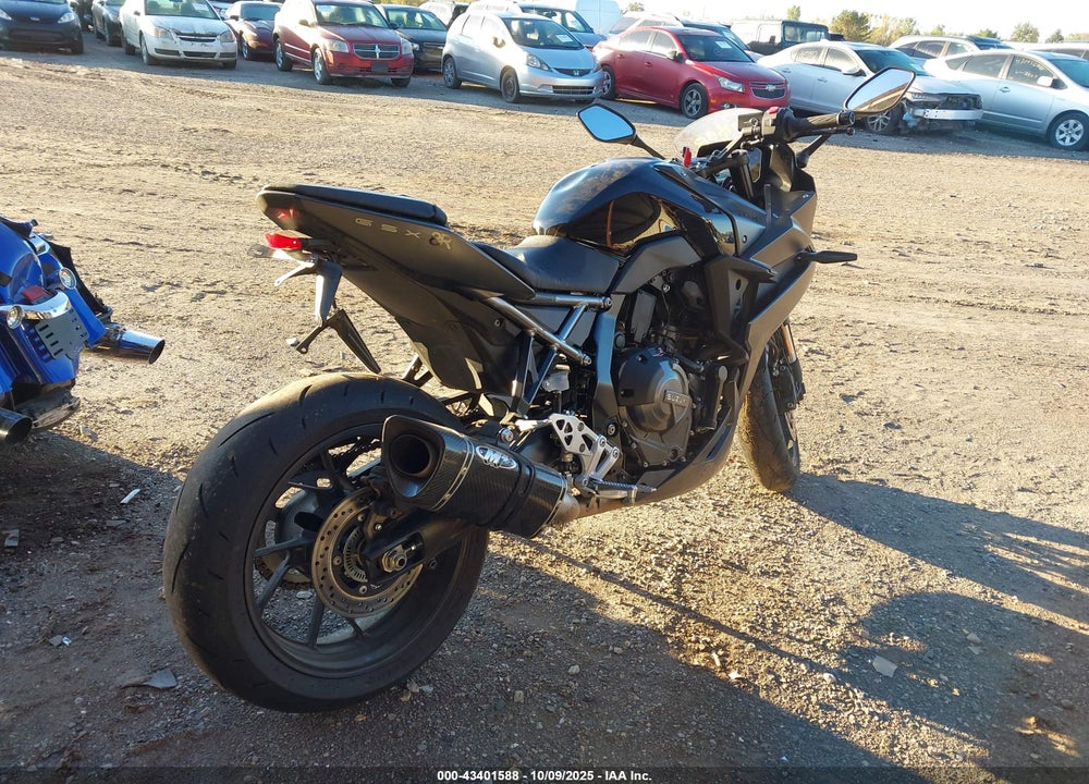 2025 SUZUKI GSX800 F VIN: JS1EM13B5S7100158