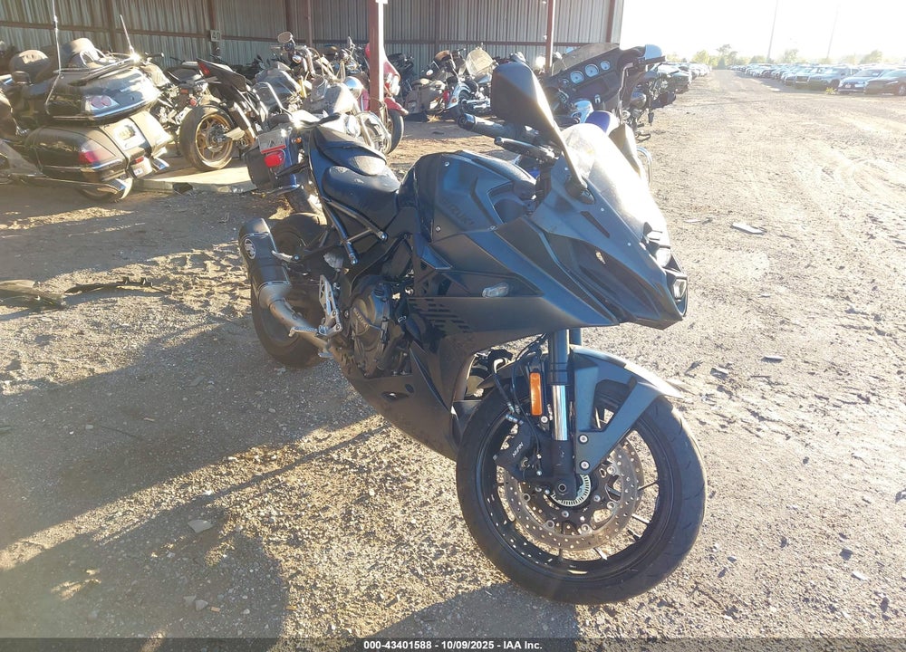 2025 SUZUKI GSX800 F VIN: JS1EM13B5S7100158