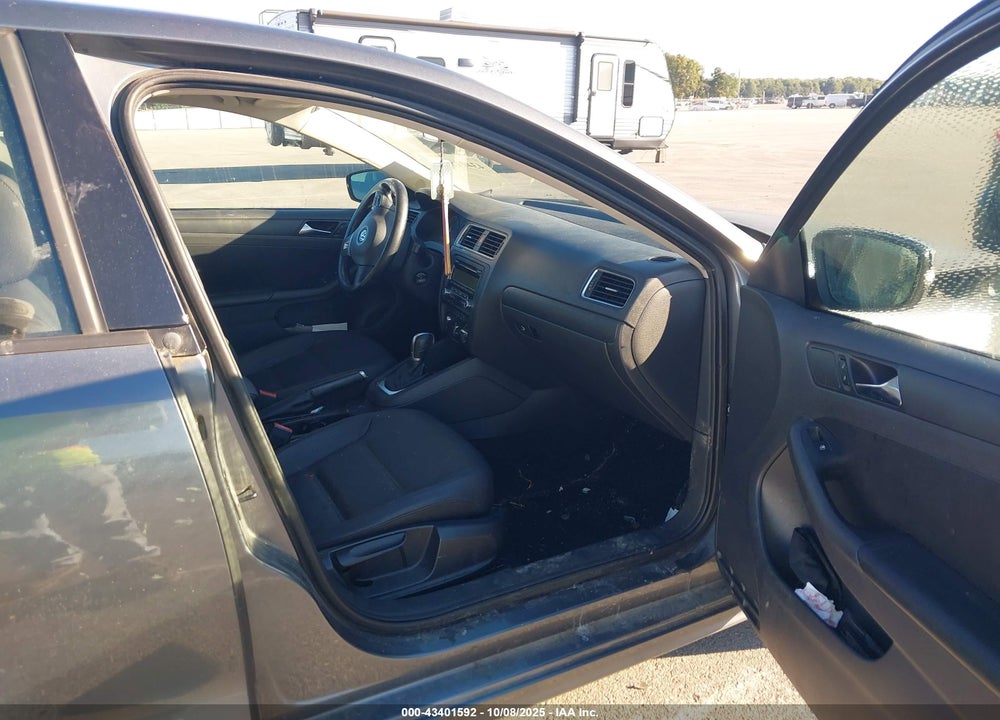 2011 VOLKSWAGEN JETTA 2.5L SE VIN: 3VWDX7AJ7BM011894