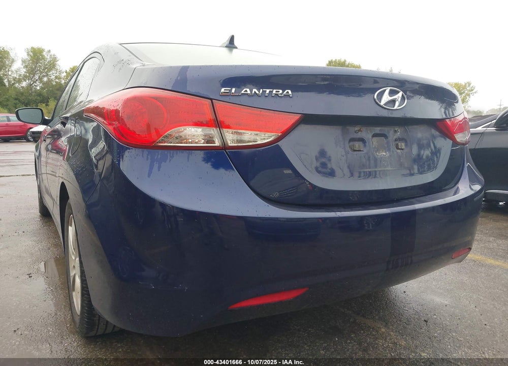 2012 HYUNDAI ELANTRA VIN: 5NPDH4AE8CH144883
