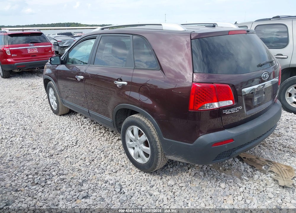 2011 KIA SORENTO VIN: 5XYKT4A17BG060160