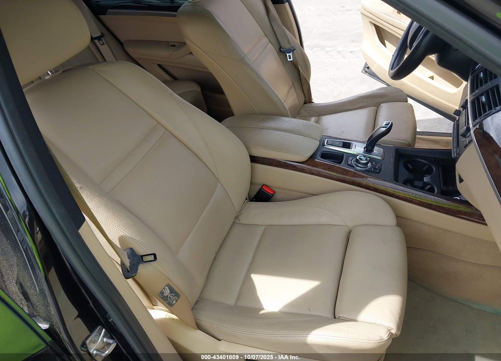 2011 BMW X5 VIN: 5UXZV4C53BL402778