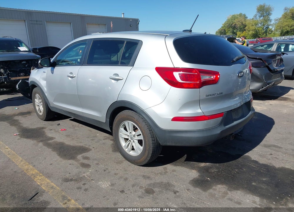 2011 KIA SPORTAGE VIN: KNDPBCA26B7060420
