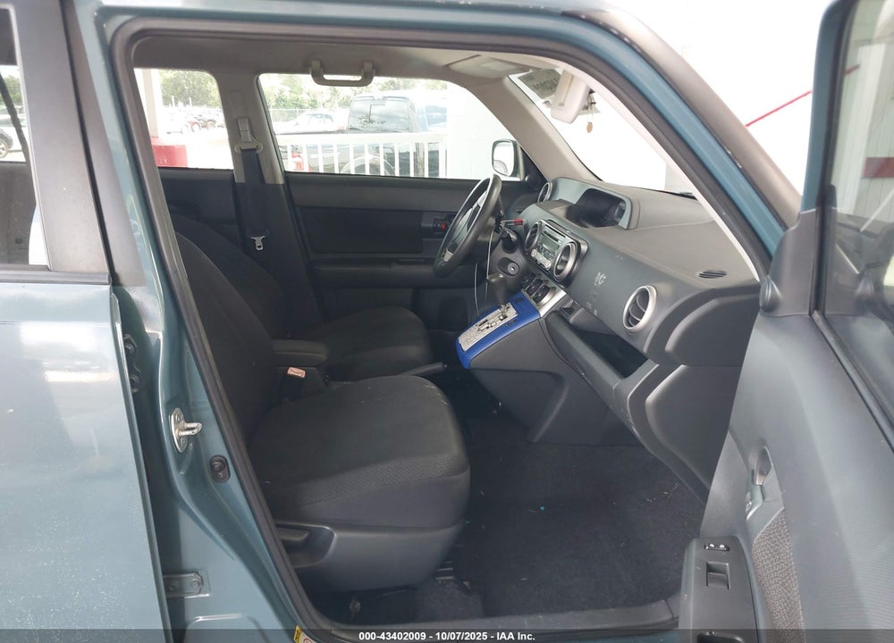 2008 SCION XB VIN: JTLKE50E181019444