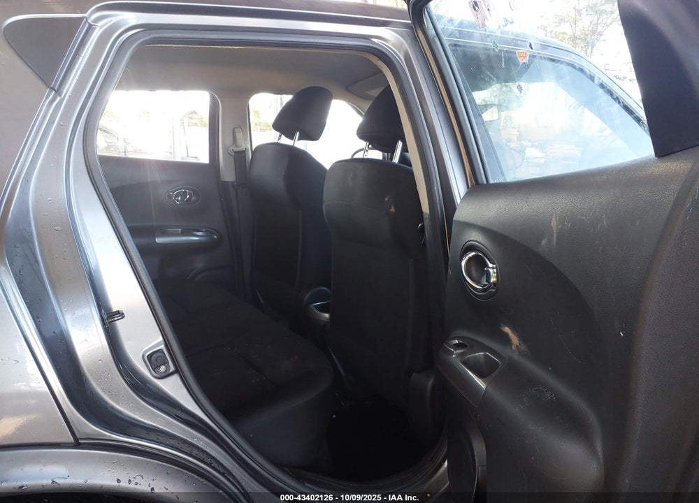 2011 NISSAN JUKE VIN: JN8AF5MV1BT008300