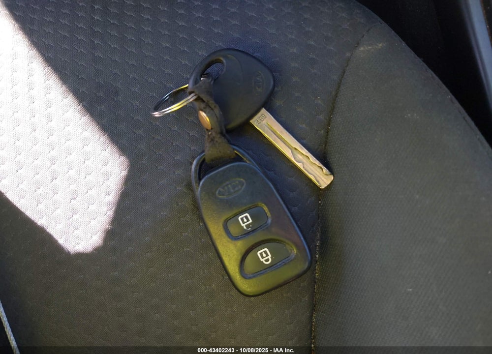 2012 KIA SORENTO VIN: 5XYKT3A69CG280178