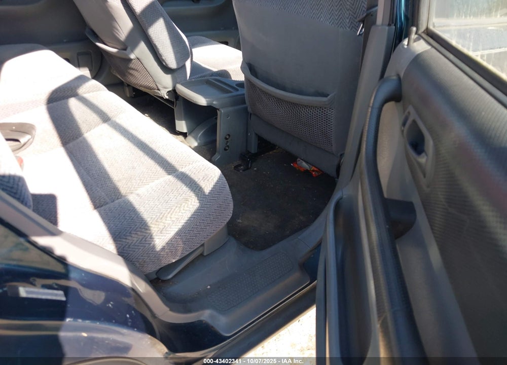 1998 HONDA CR-V EX VIN: JHLRD1867WC093913