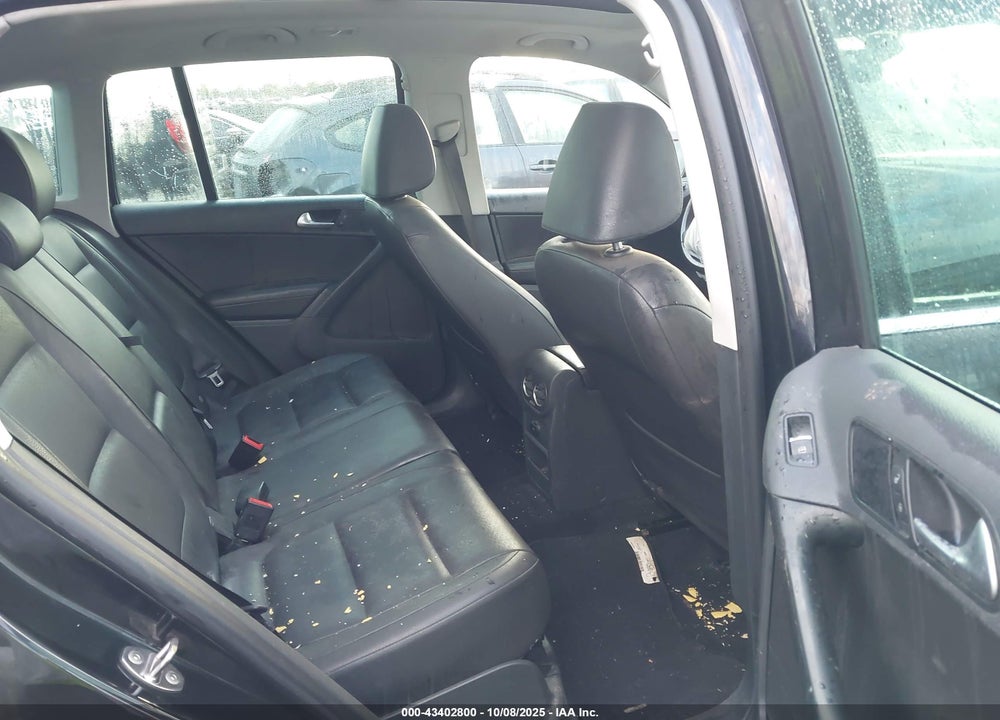 2016 VOLKSWAGEN TIGUAN VIN: WVGBV7AX6GW505249