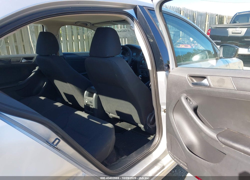 2013 VOLKSWAGEN JETTA VIN: 3VW2K7AJXDM259131