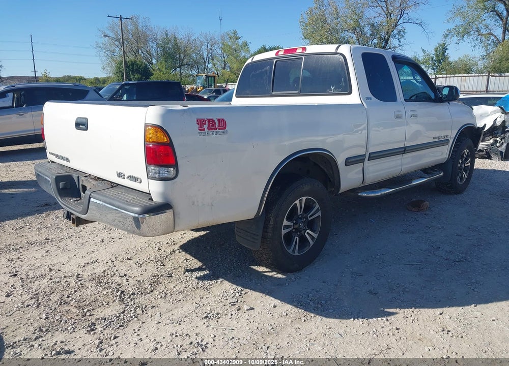 2000 TOYOTA TUNDRA SR5 V8 VIN: 5TBBT4418YS085262