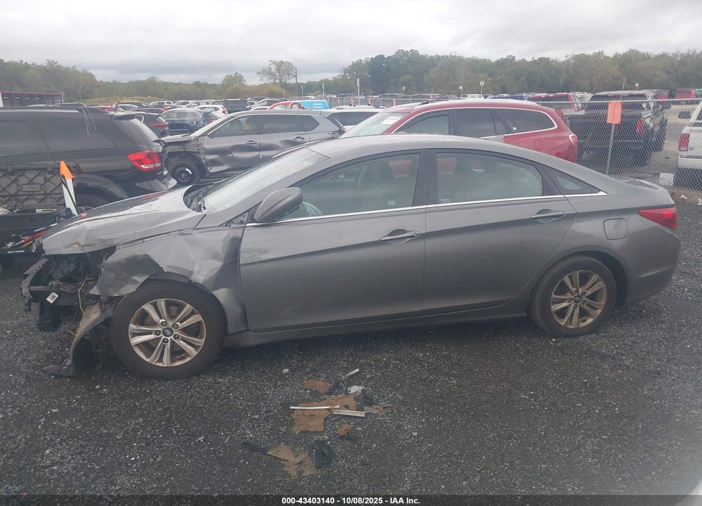 2013 HYUNDAI SONATA GLS VIN: 5NPEB4AC7DH761004