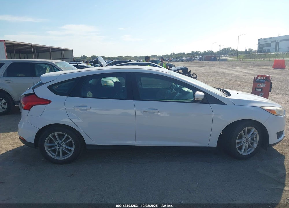 2016 FORD FOCUS SE VIN: 1FADP3K21GL221814