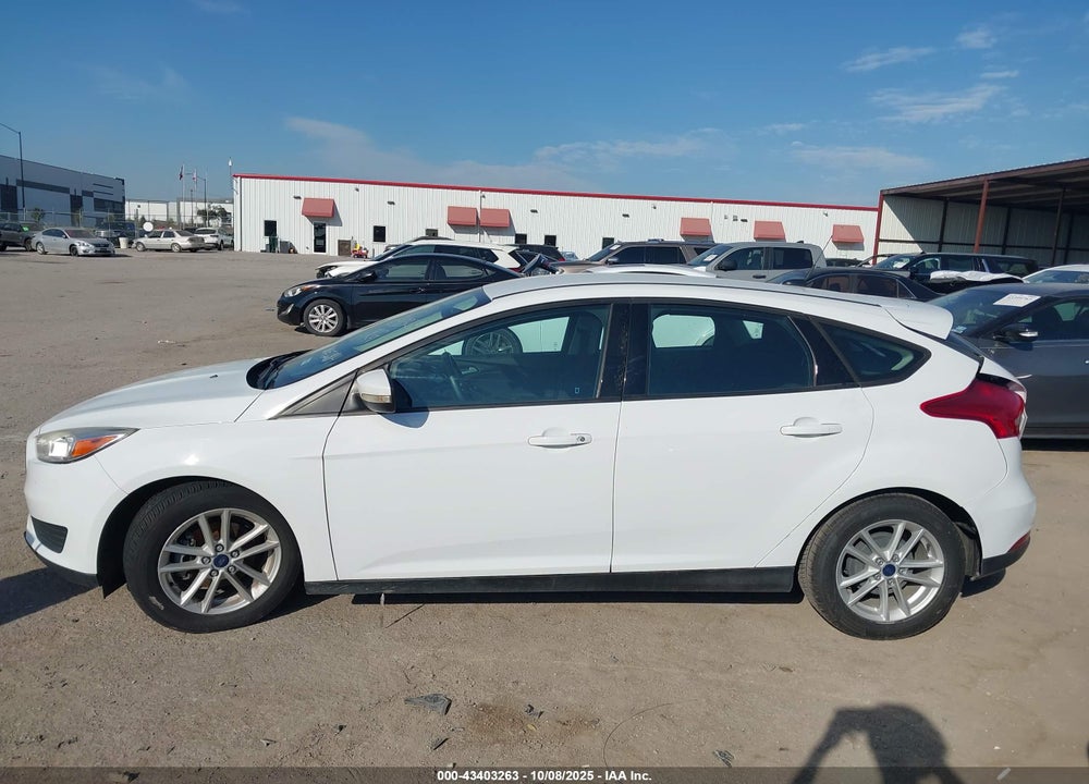 2016 FORD FOCUS SE VIN: 1FADP3K21GL221814