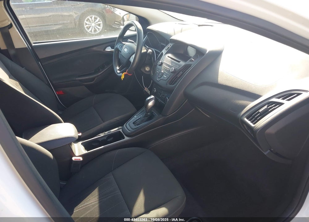 2016 FORD FOCUS SE VIN: 1FADP3K21GL221814