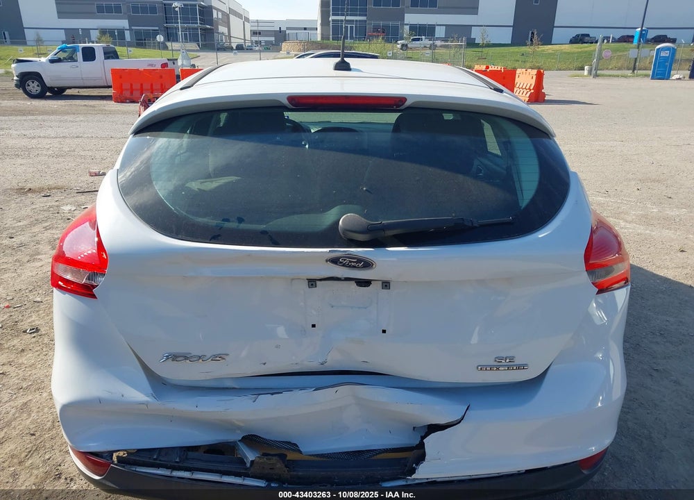 2016 FORD FOCUS SE VIN: 1FADP3K21GL221814