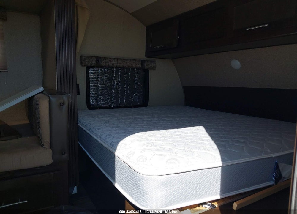 2016 FOREST RIVER OTHER VIN: 4X4TCKC24GK033637