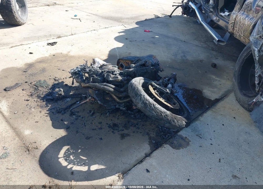 2016 YAMAHA FZ09 VIN: JYARN33E0GA011985